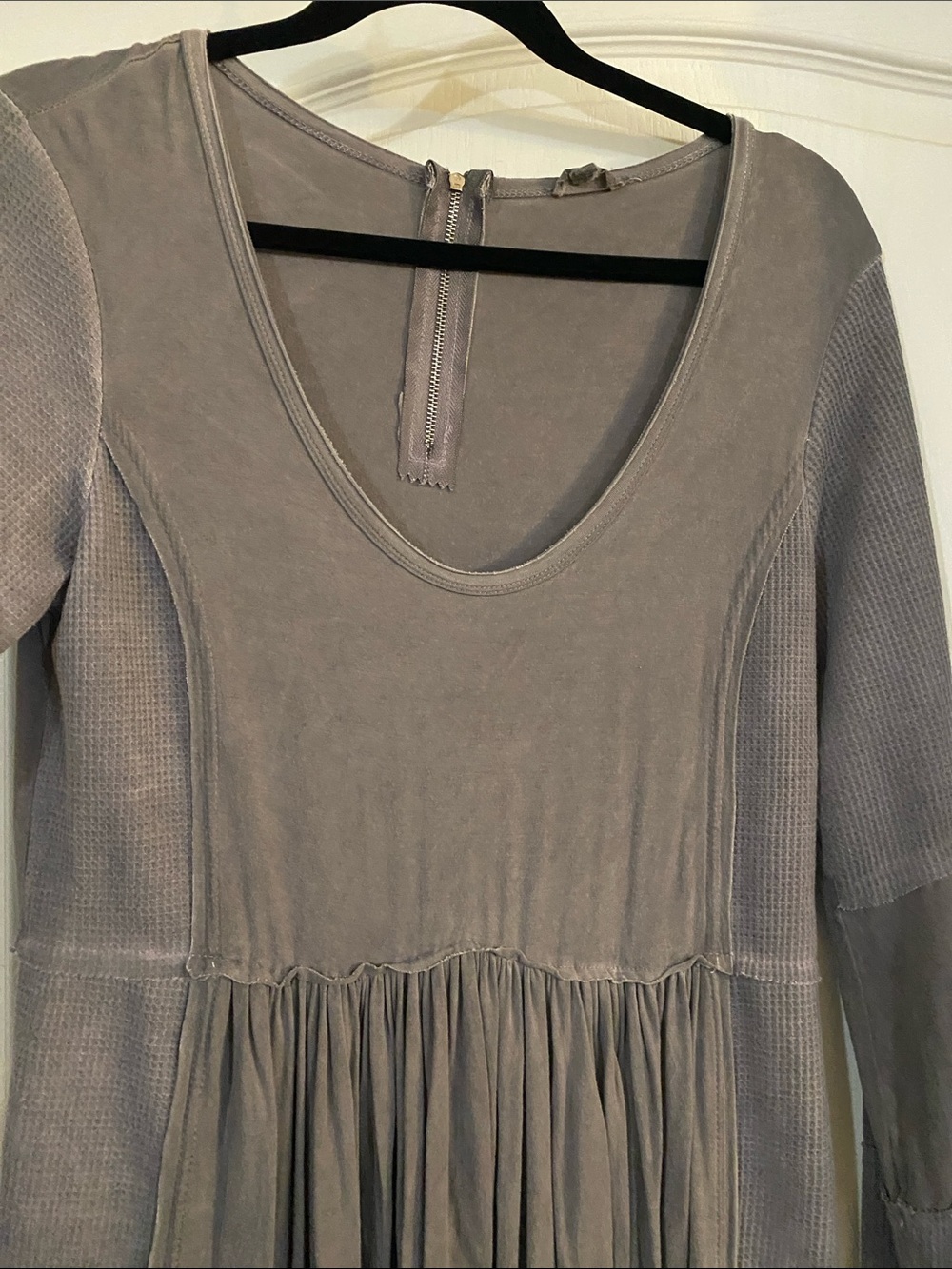POL Gray Scoop Neck Top - Picture 4 of 6